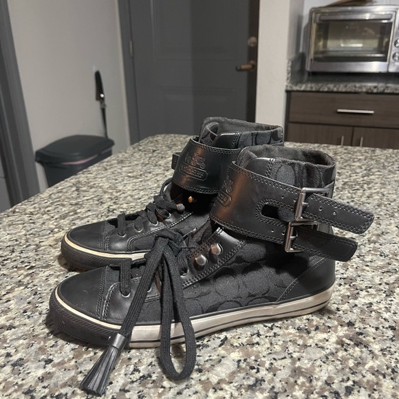 COACH
((RARE)) Pre-owned 1941 High Top Button Up Sneaker SZ 8 - Picture 1 of 9